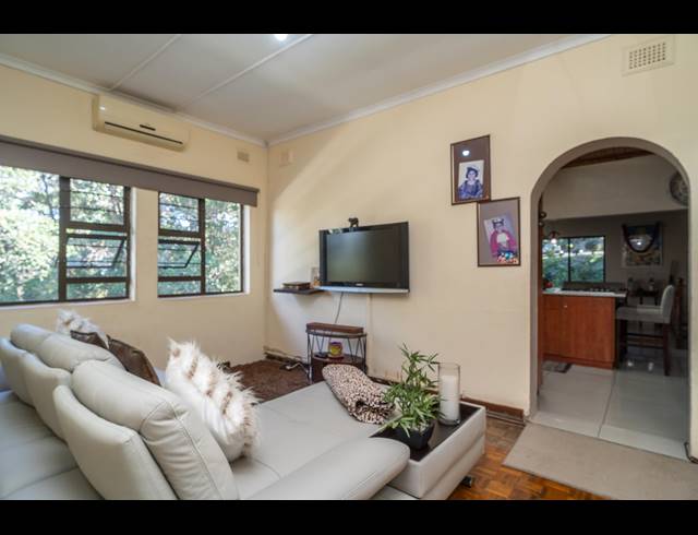5 BEDROOM HOUSE FOR SALE IN RESERVOIR HILLS